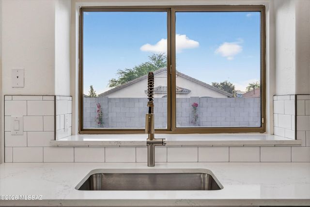 6190 W Sandburg, Tucson, AZ 85743