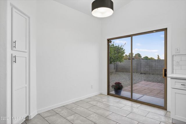 6190 W Sandburg, Tucson, AZ 85743