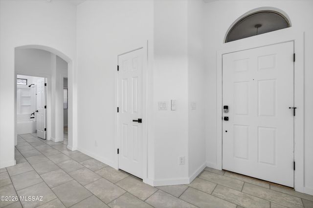 6190 W Sandburg, Tucson, AZ 85743