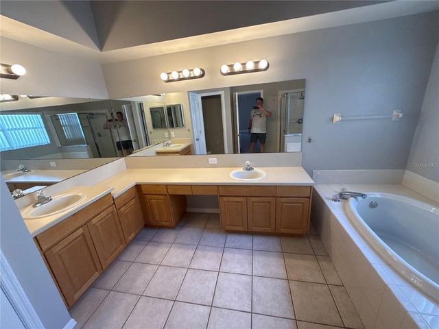 2727 VILLA DRIVE, Valrico, FL 33596