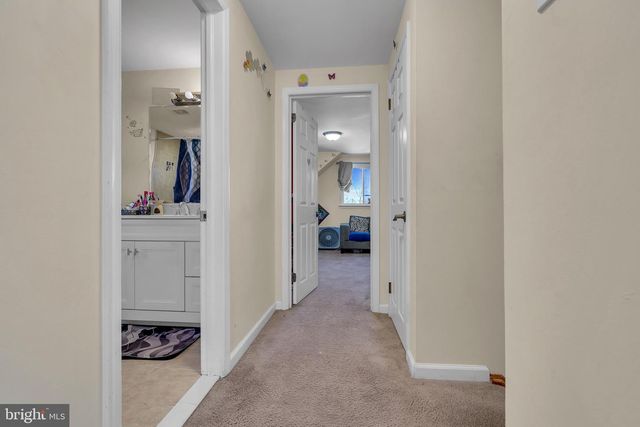 5042 HILLSIDE, Bensalem, PA 19020