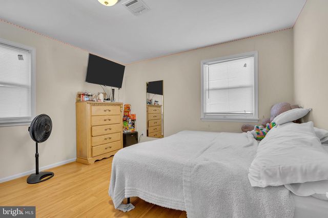 5042 HILLSIDE, Bensalem, PA 19020