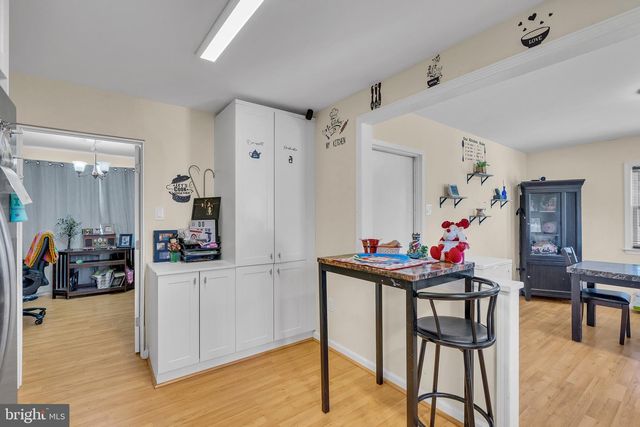 5042 HILLSIDE, Bensalem, PA 19020