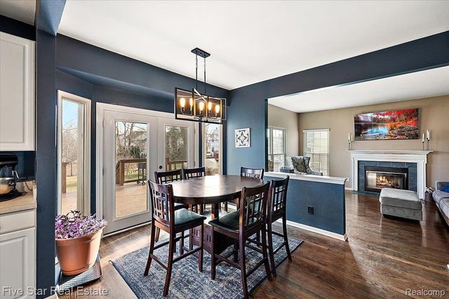 1047 Saddle Drive, South Lyon, MI 48178