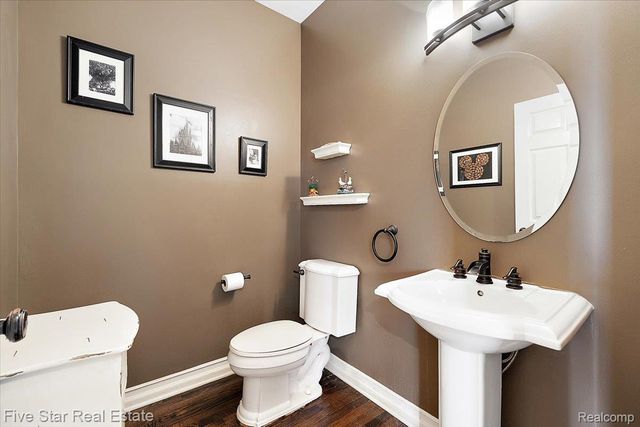 1047 Saddle Drive, South Lyon, MI 48178