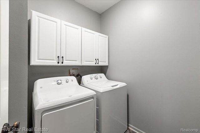 1047 Saddle Drive, South Lyon, MI 48178