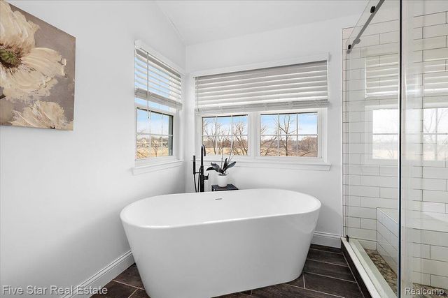 1047 Saddle Drive, South Lyon, MI 48178