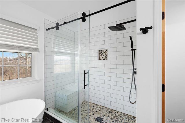 1047 Saddle Drive, South Lyon, MI 48178