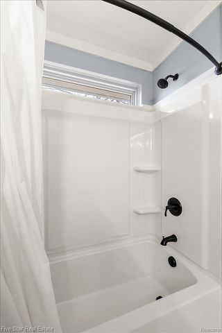 1047 Saddle Drive, South Lyon, MI 48178