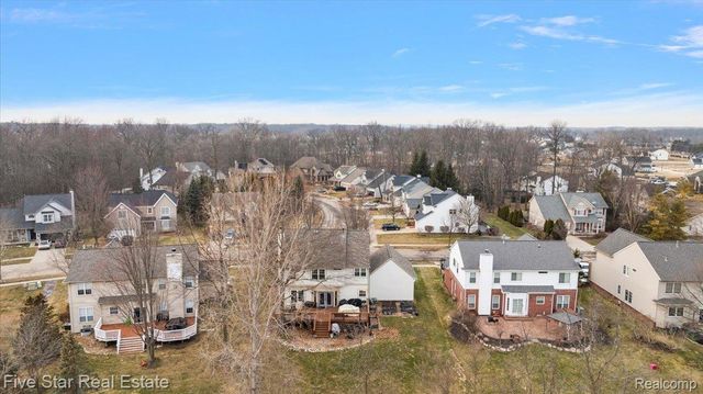 1047 Saddle Drive, South Lyon, MI 48178