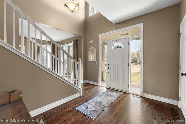 1047 Saddle Drive, South Lyon, MI 48178