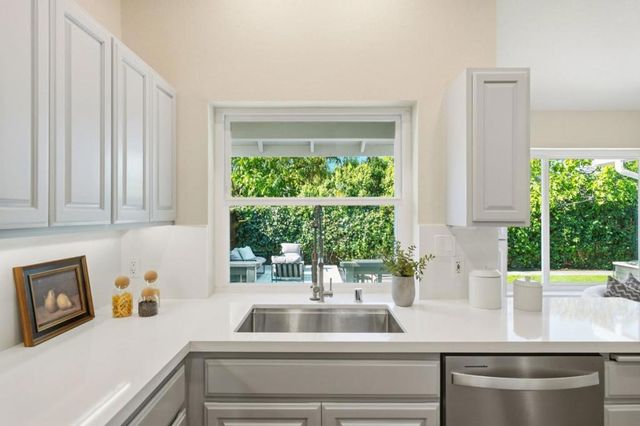 154 San Carlos Avenue, Redwood City, CA 94061