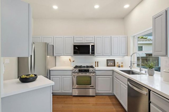 154 San Carlos Avenue, Redwood City, CA 94061