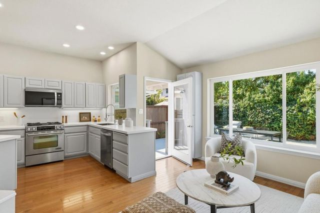 154 San Carlos Avenue, Redwood City, CA 94061