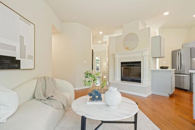 154 San Carlos Avenue, Redwood City, CA 94061