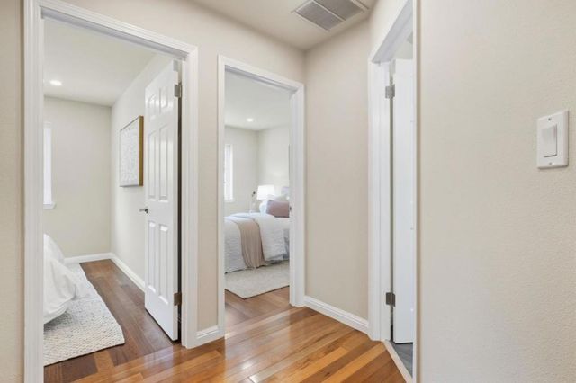 154 San Carlos Avenue, Redwood City, CA 94061