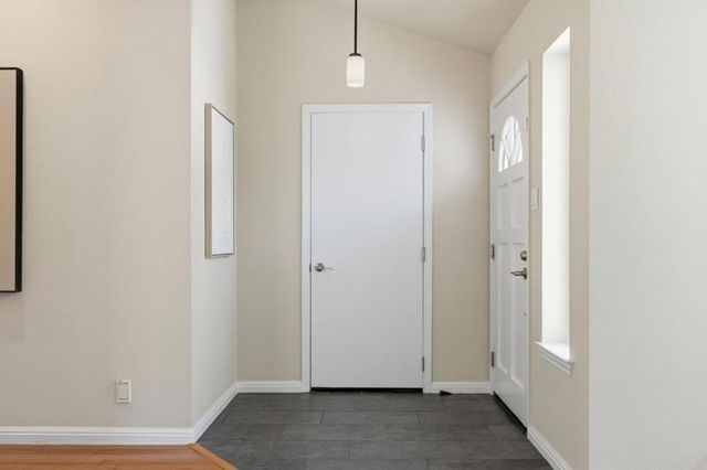 154 San Carlos Avenue, Redwood City, CA 94061