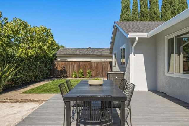 154 San Carlos Avenue, Redwood City, CA 94061