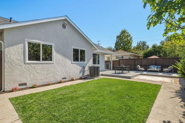 154 San Carlos Avenue, Redwood City, CA 94061