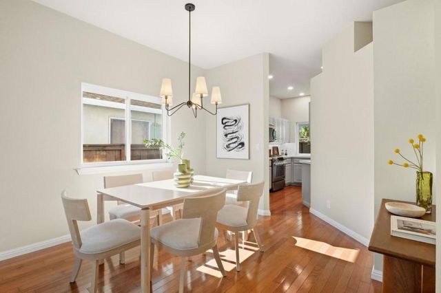 154 San Carlos Avenue, Redwood City, CA 94061
