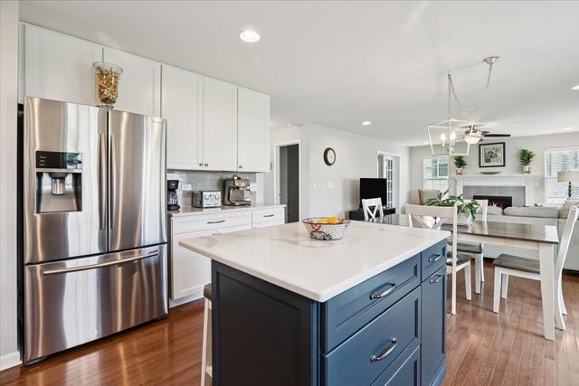 1731 Wentworth Drive, Volo, IL 60020