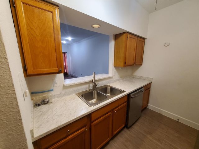 17473 Red Oak Drive 7473, Houston, TX 77090