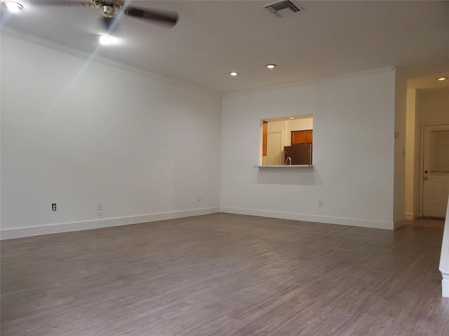 17473 Red Oak Drive 7473, Houston, TX 77090