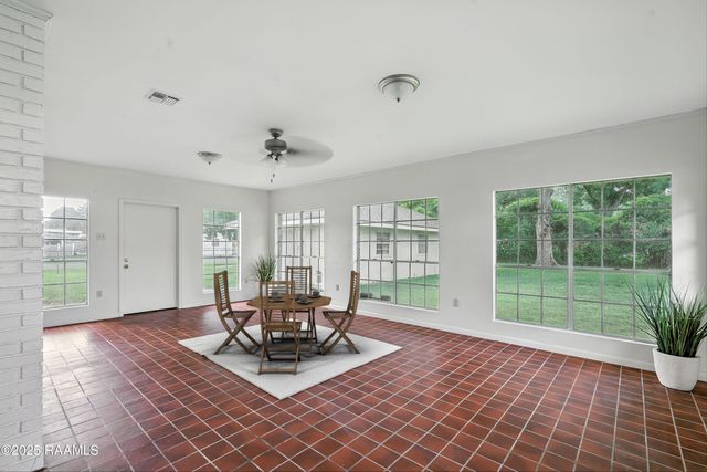 301 Estainville Avenue, Lafayette, LA 70508