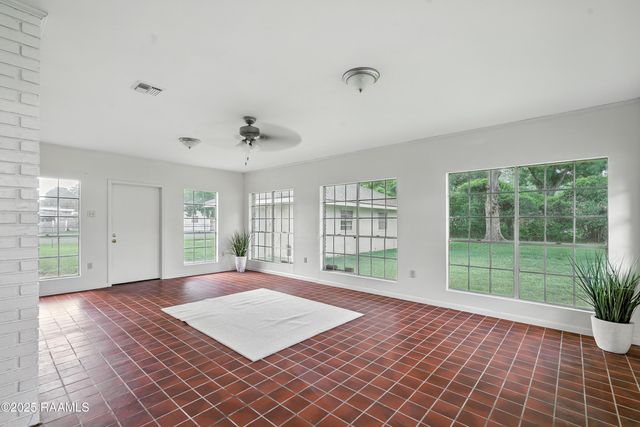 301 Estainville Avenue, Lafayette, LA 70508