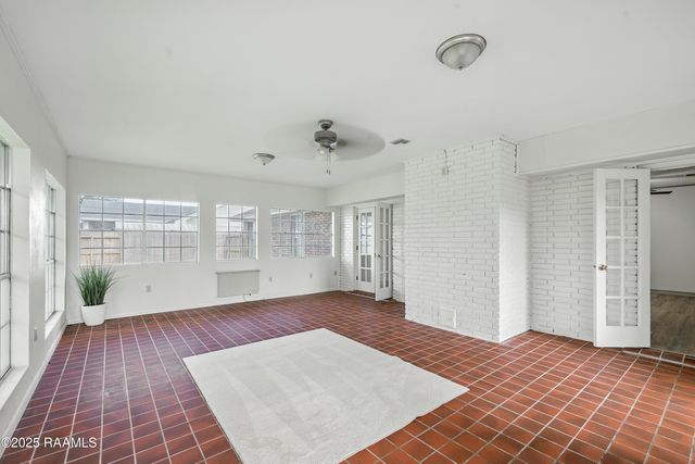 301 Estainville Avenue, Lafayette, LA 70508