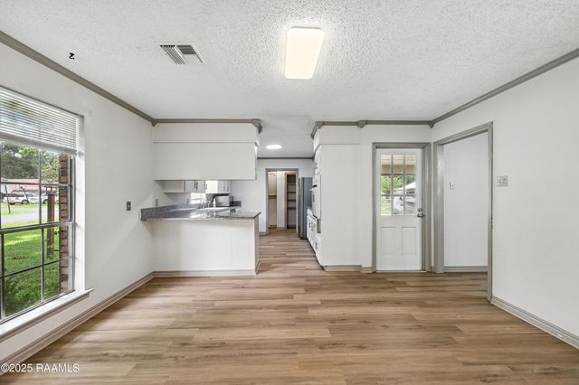 301 Estainville Avenue, Lafayette, LA 70508