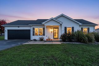 1318 Salem Cir, Bowling Green, KY 42101