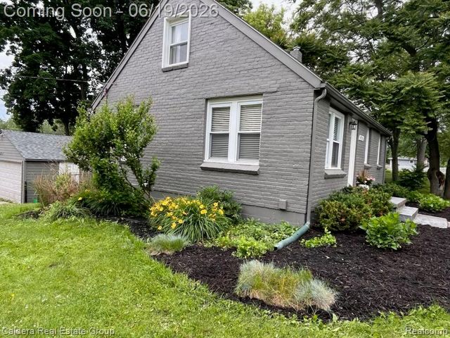 4251 Quebec Street, Auburn Hills, MI 48326