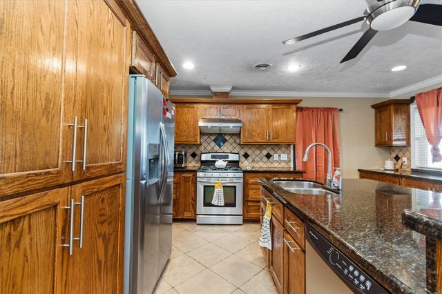 2303 Belvedere Drive, Baytown, TX 77520