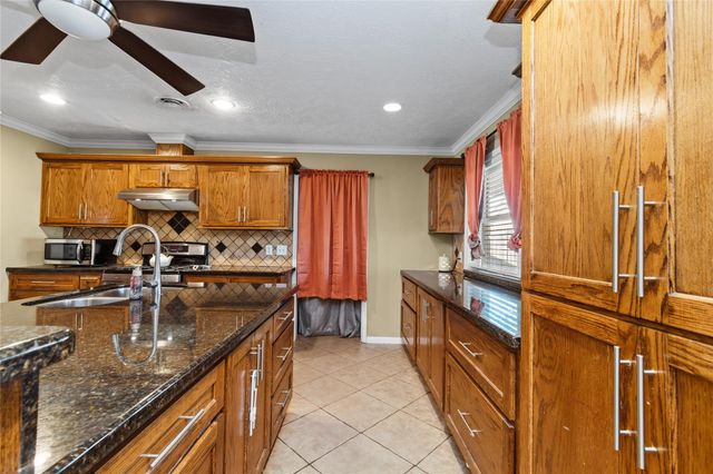 2303 Belvedere Drive, Baytown, TX 77520