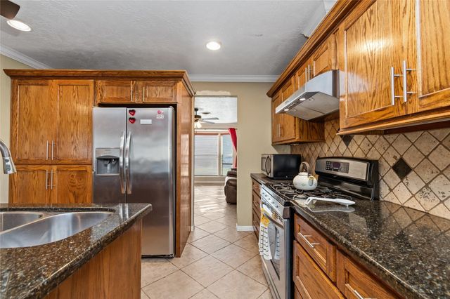 2303 Belvedere Drive, Baytown, TX 77520