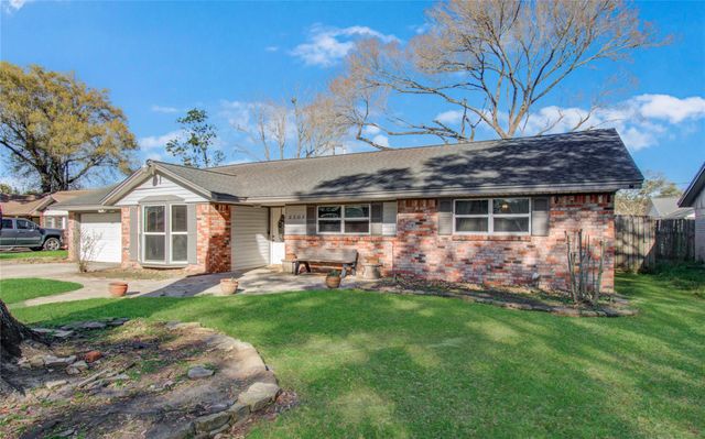 2303 Belvedere Drive, Baytown, TX 77520