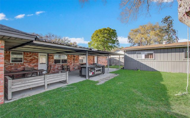 2303 Belvedere Drive, Baytown, TX 77520