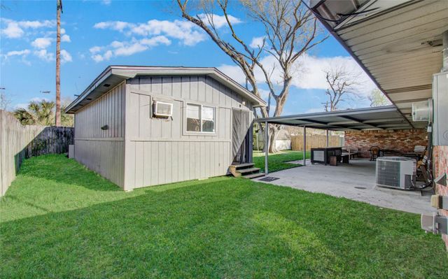 2303 Belvedere Drive, Baytown, TX 77520