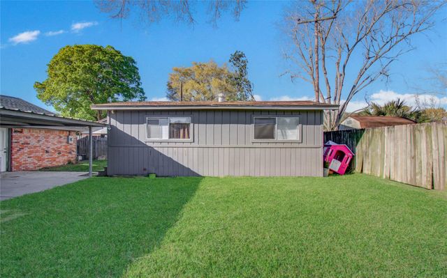 2303 Belvedere Drive, Baytown, TX 77520