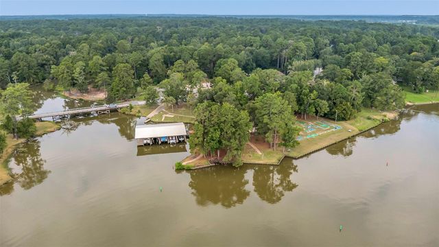 42 Trail Lake, Trinity, TX 75862