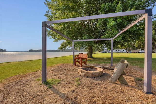 42 Trail Lake, Trinity, TX 75862