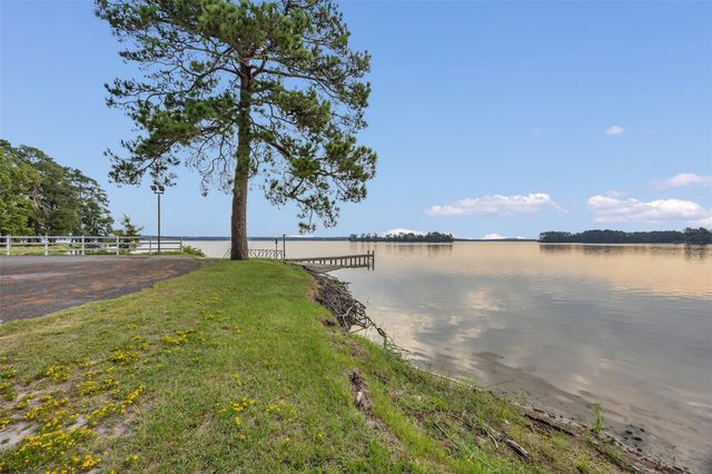 42 Trail Lake, Trinity, TX 75862