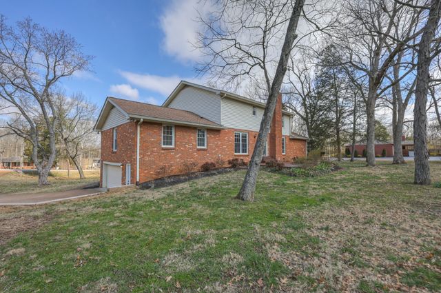 234 Bluegrass Cir, Lebanon, TN 37090