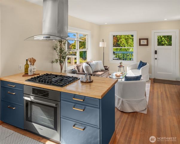 8416 40th Avenue SW, Seattle, WA 98136