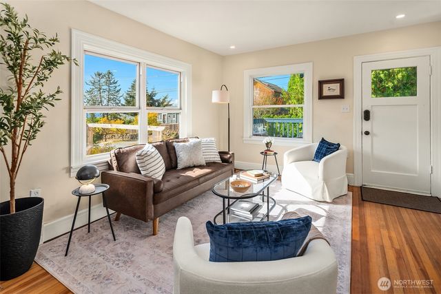 8416 40th Avenue SW, Seattle, WA 98136