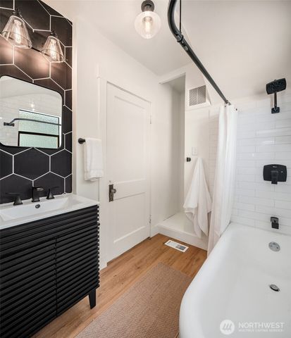 8416 40th Avenue SW, Seattle, WA 98136
