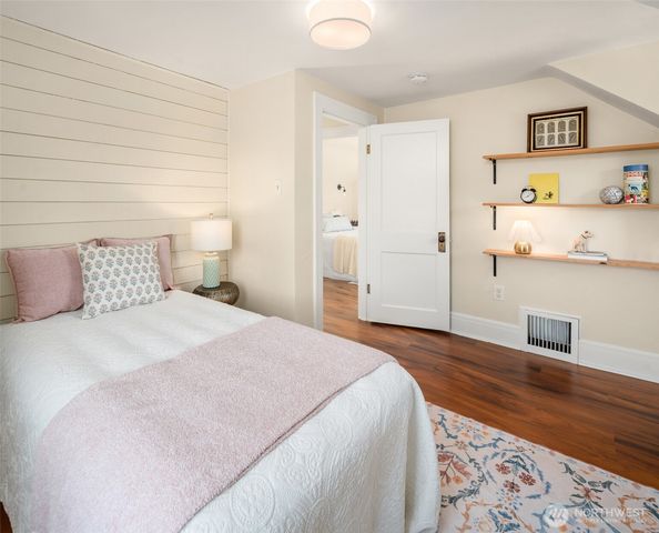 8416 40th Avenue SW, Seattle, WA 98136