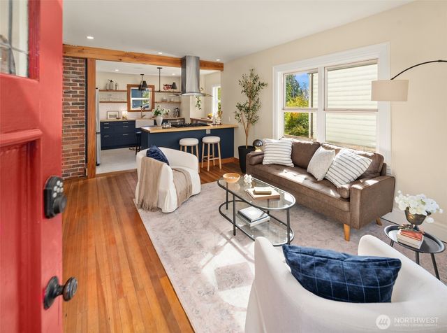 8416 40th Avenue SW, Seattle, WA 98136