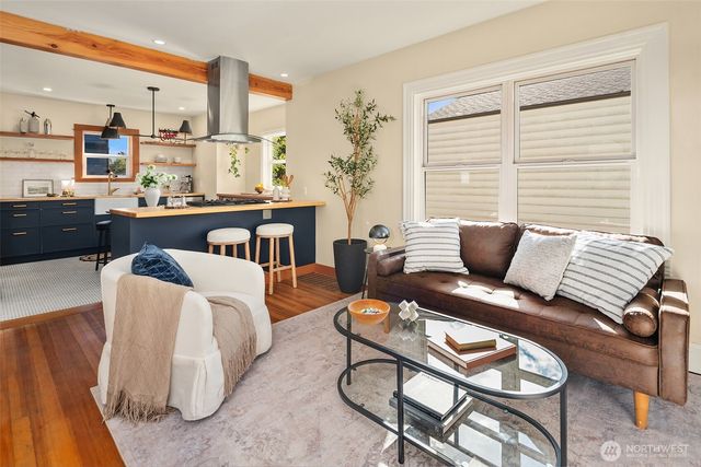 8416 40th Avenue SW, Seattle, WA 98136